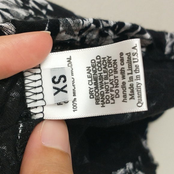 Lauren Moshi Top Womens XS Black White Diamonds Graphic Swing Short Sleeve Shirt - Picture 11 of 12